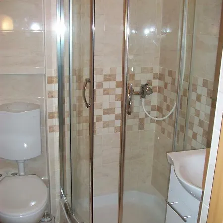 Studio 16844a * טרוגיר